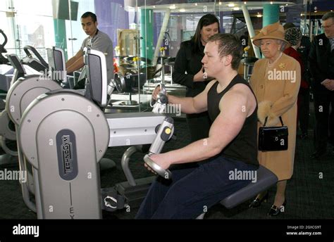 Queen Elizabeth II watch customers use the gym at the LC2 Leisure Centre in Swansea Stock Photo ...