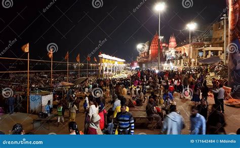 Dashashwamedh Ghat, Varanasi Editorial Stock Image - Image of night ...