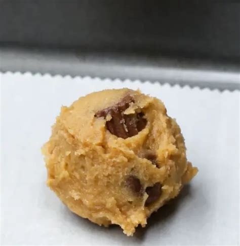 Reese's Peanut Butter Cookies - KITCHEN MORNING