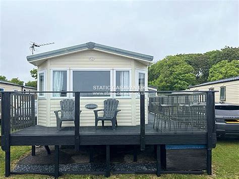 Pet friendly static caravan hire at Lydstep Beach, Tenby (Ref.110106)