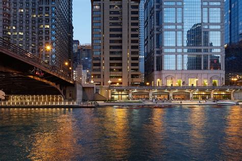 Incredible Drone Footage of Chicago Riverwalk - Arch2O.com