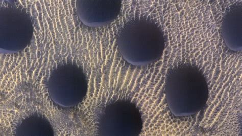 Strange circular dunes on Mars spotted in these NASA photos | Space