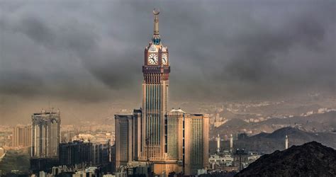 Abraj Al Bait Tower: Massive Skyscraper Near Masjid Al Haram