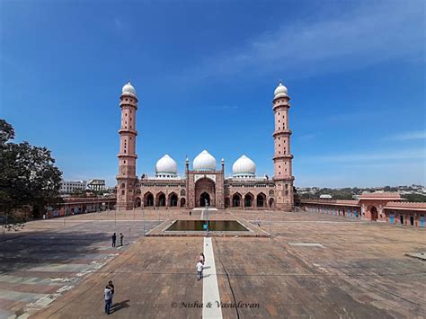 Guide to the beautiful Taj-ul-Masajid, Bhopal, India's Largest Mosque