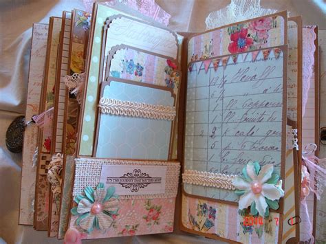 Scrapbooking by Phyllis: Premade Scrapbook Mini Album *Memories*