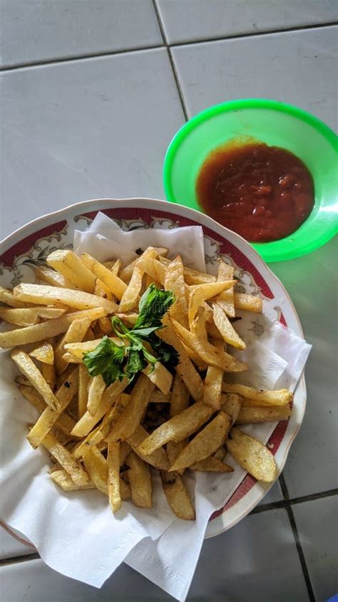 French Fries, with SauceðŸ˜‹ Stock Image - Image of fried, sauce: 262701949