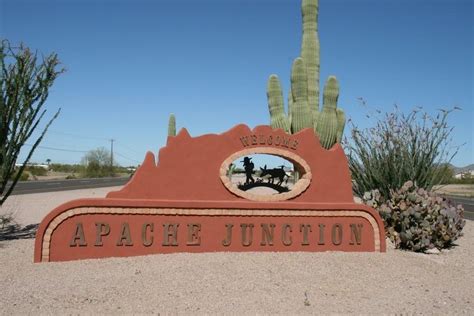 Apache Junction: The gateway to the Superstition Mountains