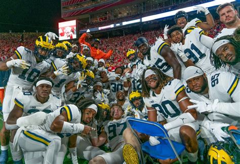 Michigan Football Creates Awesome New Tradition - Sports Illustrated ...