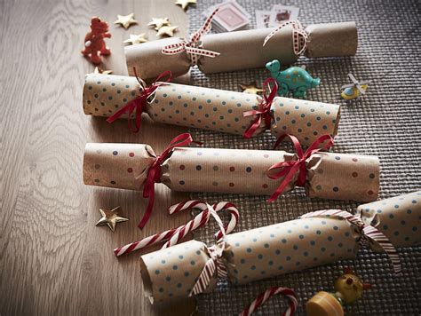 Go crackers for these handmade xmas crackers - the perfect way to personalise table treats for ...