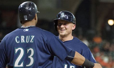 Kyle Seager out, Nelson Cruz at DH for Mariners-White Sox opener