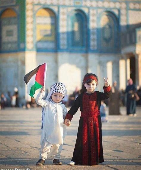 Amina Sadiq on Twitter | Palestine girl, Palestine flag, Palestine art