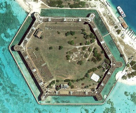 mother nature: Fort Jefferson (Florida)