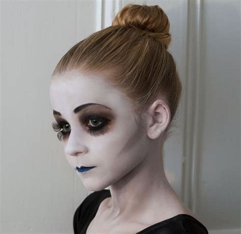 étapes Pour Faire Un Maquillage Possédée Pour Halloween - Communauté MCMS