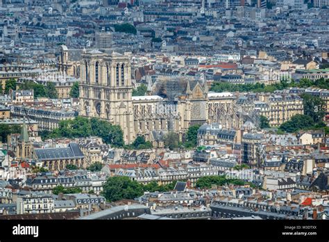 Aerial view of notre dame hi-res stock photography and images - Alamy