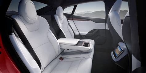 Tesla unveils Model S Plaid with refreshed interior: New touchscreen, Roadster steering wheel ...