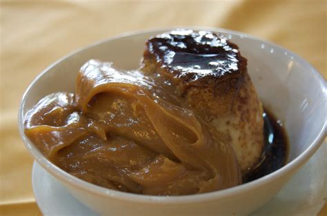 File:Flan con dulce de leche 2.jpg - Wikipedia
