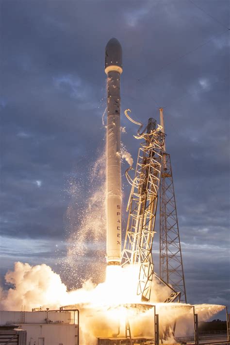 SpaceX - SpX CRS-7 - Falcon 9 v1.1 Rocket Launch