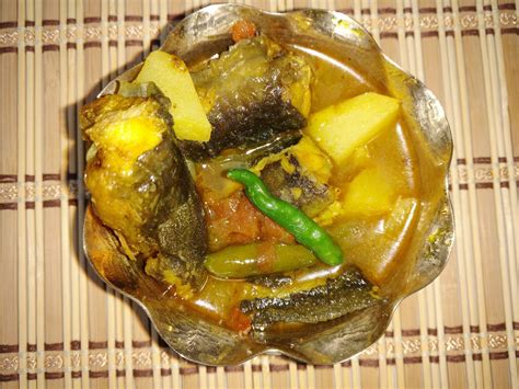 Magur macher Kalia - Bengali Catfish curry | Baisali's homely kitchen