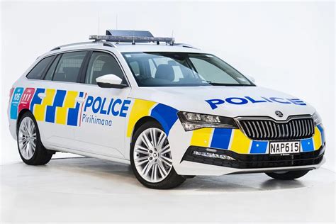 New Zealand Police to Drive ŠKODA SUPERBS – Miles Škoda