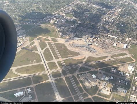 Houston William P. Hobby Airport Overview Photo by Carson Keith | ID ...