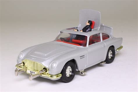 Corgi Classics 04305; James Bond's Aston Martin DB5; Goldfinger 121275