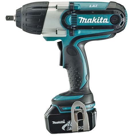 MAKITA 18V IMPACT WRENCH KIT - Boss Industrial