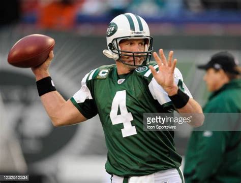 Brett Favre Jets Photos and Premium High Res Pictures - Getty Images