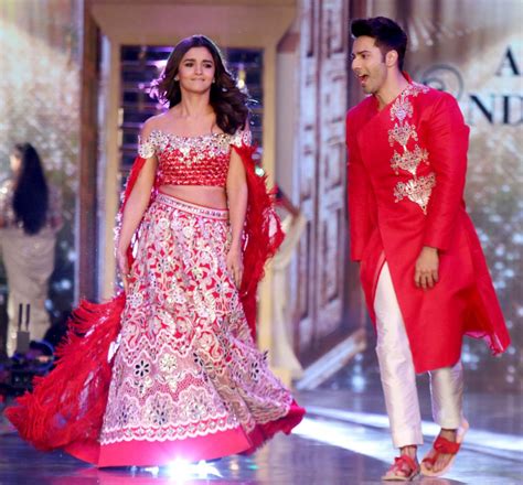 Alia Bhatt and Varun Dhawan totally rocked the runway for Abu Jani and ...