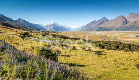 Mount Cook, South Island - New Zealand Highest Mountain Stock Photo ...