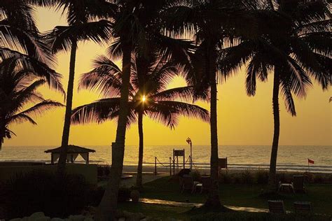 Sunrise Over Indian Ocean At Hilton Photograph by Andre Maslennikov - Fine Art America