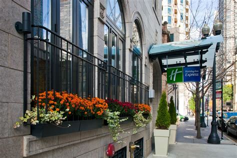 Holiday Inn Express Chicago - Magnificent Mile - 44 Photos - Hotels - Near North Side - Chicago ...