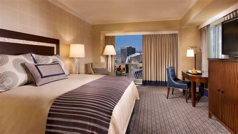 Omni Los Angeles Hotel at California Plaza | Hotels in Los Angeles, CA