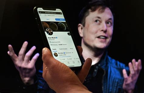 Twitter Is Wrecking the Musk Aura That Fueled Tesla - Bloomberg