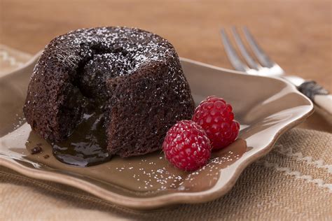 Chocolate Molten Lava Cake | Duncan Hines®