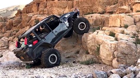 Jeep climb the mountain - YouTube