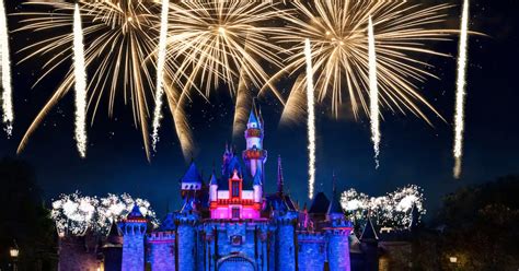 Ultimate Disneyland California Fireworks Guide – Everything You Need To ...