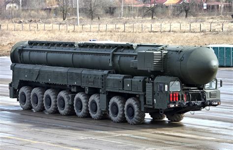 RS-24 Yars - (Topol-MR) SS-29 (SS-27 Mod) on MZKT-79221 8 Axel (16x16 wheels) chassis | Motori