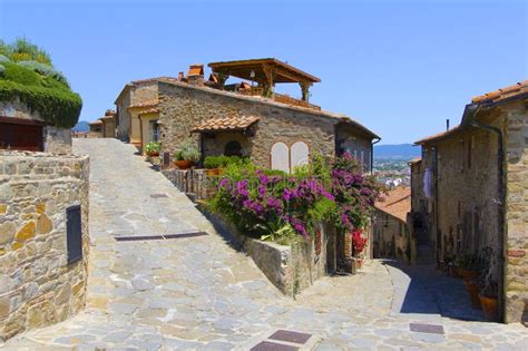 Old Town, Castiglione, Italy Stock Image - Image: 32236927