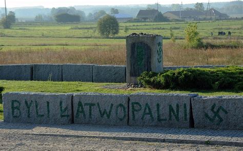 Poland calls off exhumation of bodies from 1941 Jedwabne pogrom | The ...