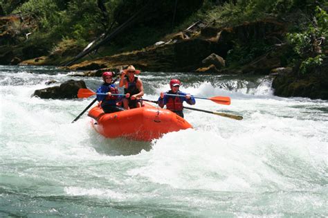 North Umpqua River Whitewater Rafting and Kayaking Day Trips - Oregon