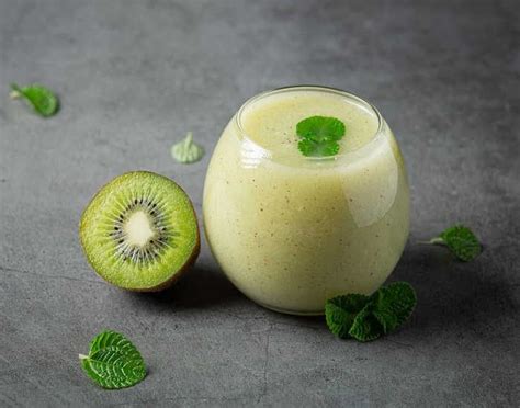 Kiwi Smoothie Recipes For You: 5 Favorite Healthy Drinks