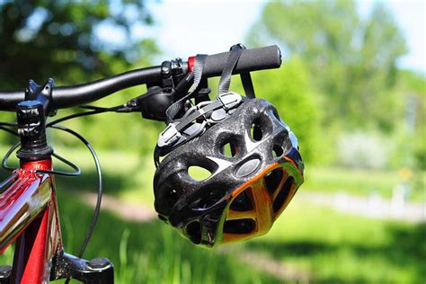 Equipping Yourself for Safe Cycling: 8 Must-Have Bike Accessories - I ...