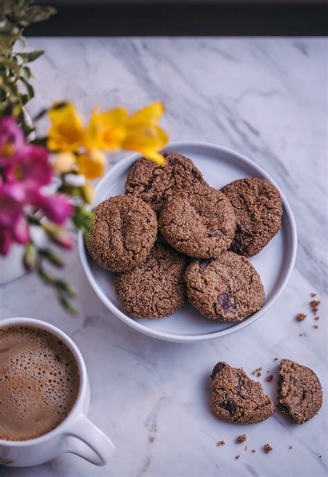 Cashew butter chocolate chip cookies, vegan and gluten-free