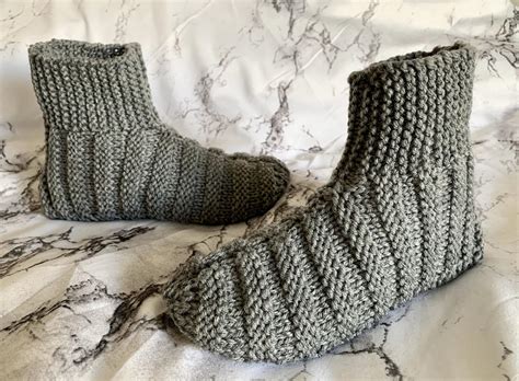 How to Knit Adult Ribbed Bootie Slippers – Knitting Pattern - KweenBee.com