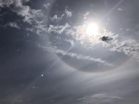 halo around the sun : r/mildlyinteresting