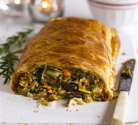 Chestnut, spinach & blue cheese en croûte | Recipe | Bbc good food recipes, Vegetable recipes ...