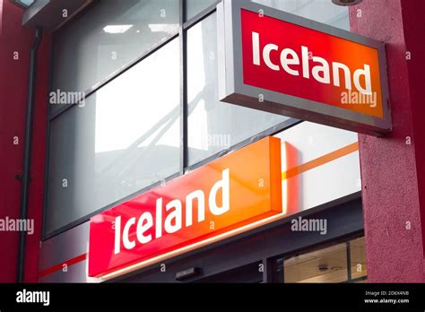 Iceland logo in High Street shop, England Stock Photo - Alamy