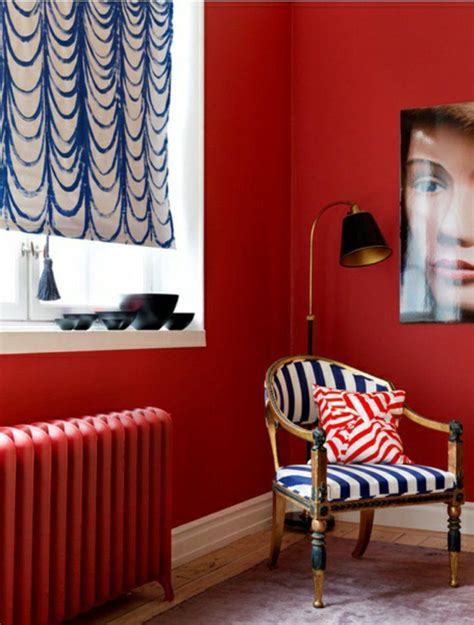 Aménager la maison dans la gamme de la couleur carmin! | Lamps living room, Red walls, Red ...