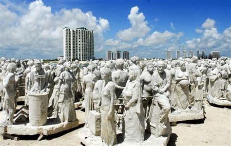 An Underwater Museum of Statues - Cancun, Mexico | I Like To Waste My Time