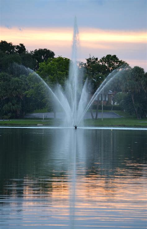 Gateway Fountain Sunset Photograph by Roy Erickson - Fine Art America